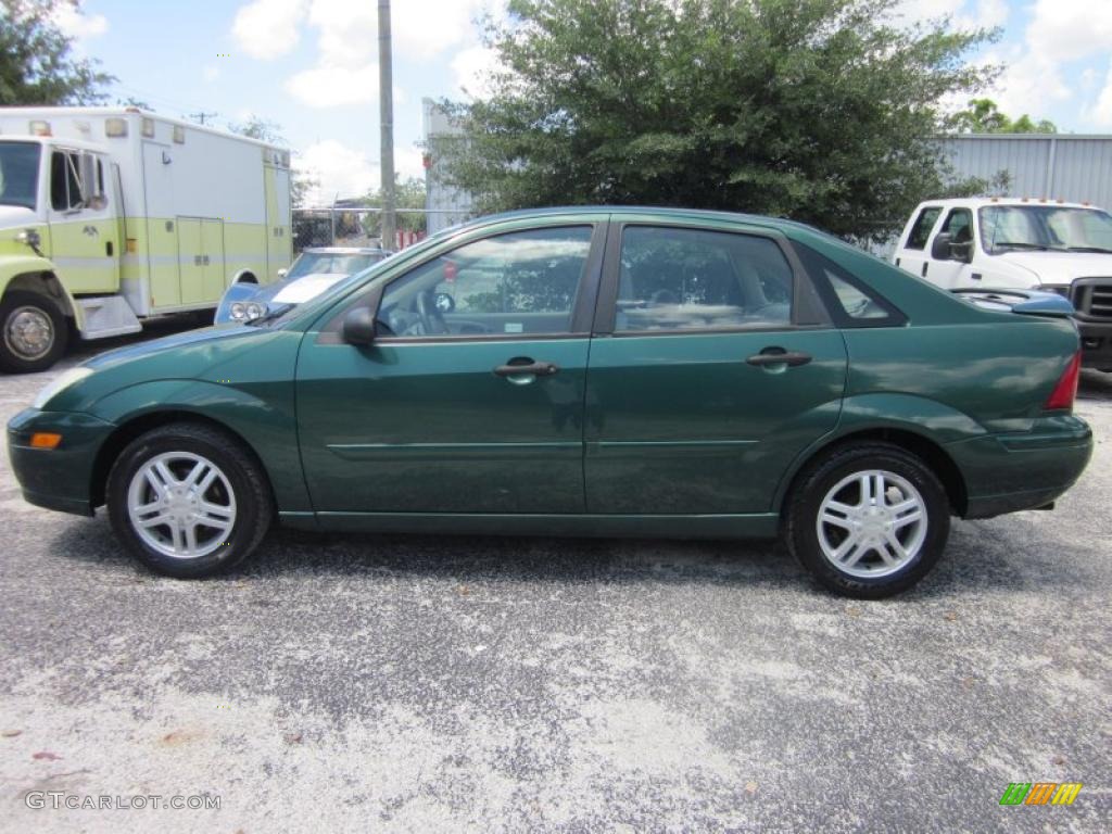 2001 Focus SE Sedan - Rainforest Green Metallic / Medium Pebble photo #7