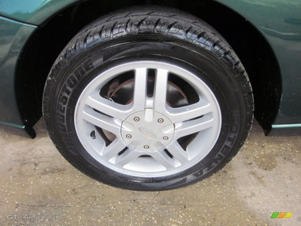 2001 Ford Focus SE Sedan Wheel Photo #48635501
