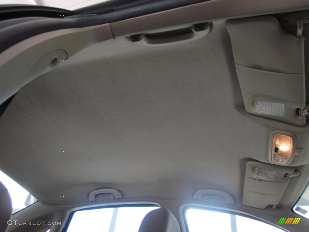 2001 Focus SE Sedan - Rainforest Green Metallic / Medium Pebble photo #32