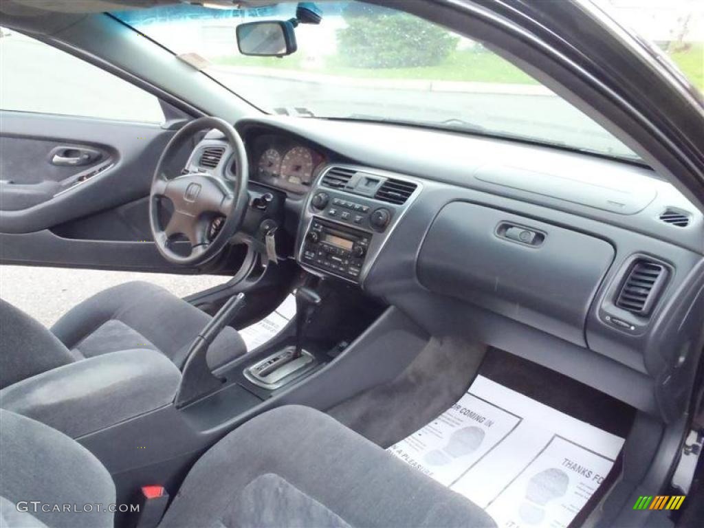2002 Honda Accord SE Coupe interior Photo #48636311