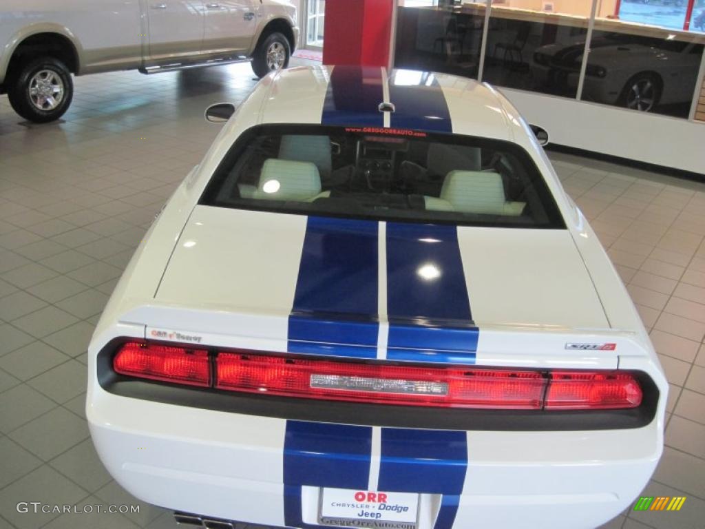 2011 Challenger SRT8 392 Inaugural Edition - Bright White / Pearl White/Blue photo #6