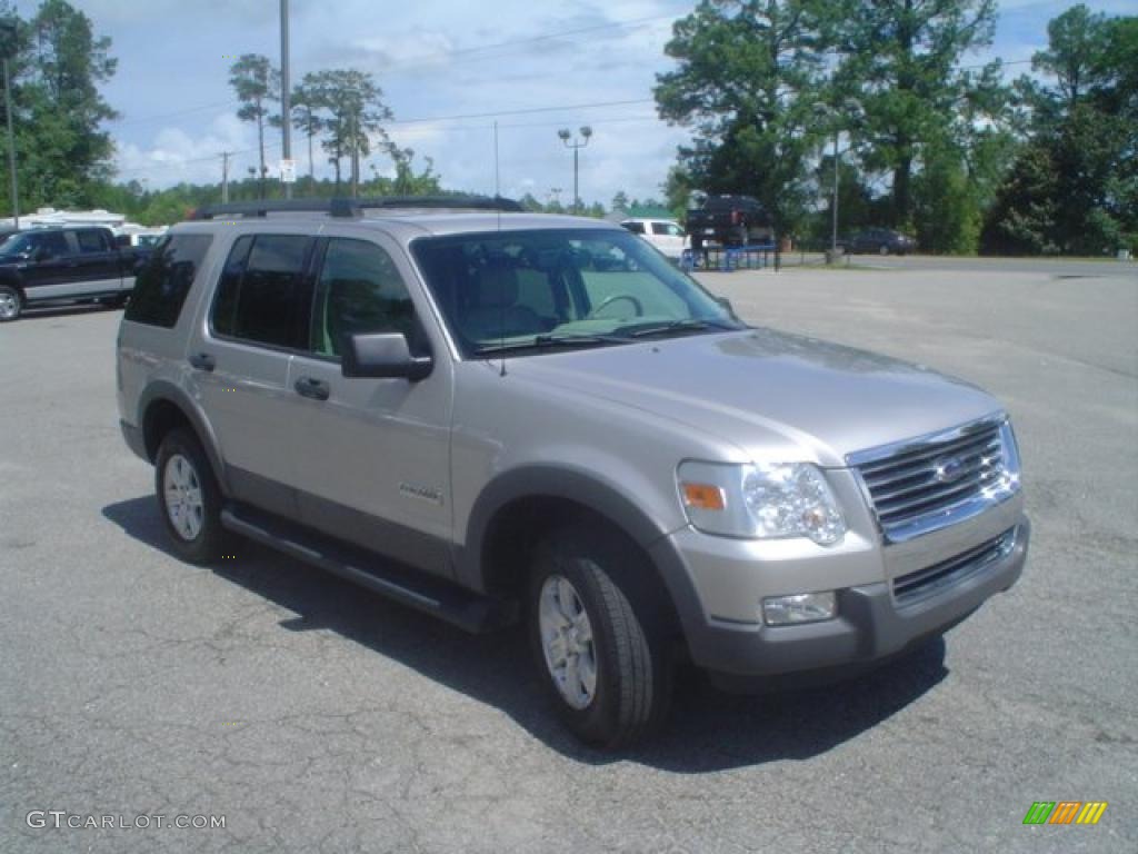 2006 Explorer XLT - Silver Birch Metallic / Camel photo #3