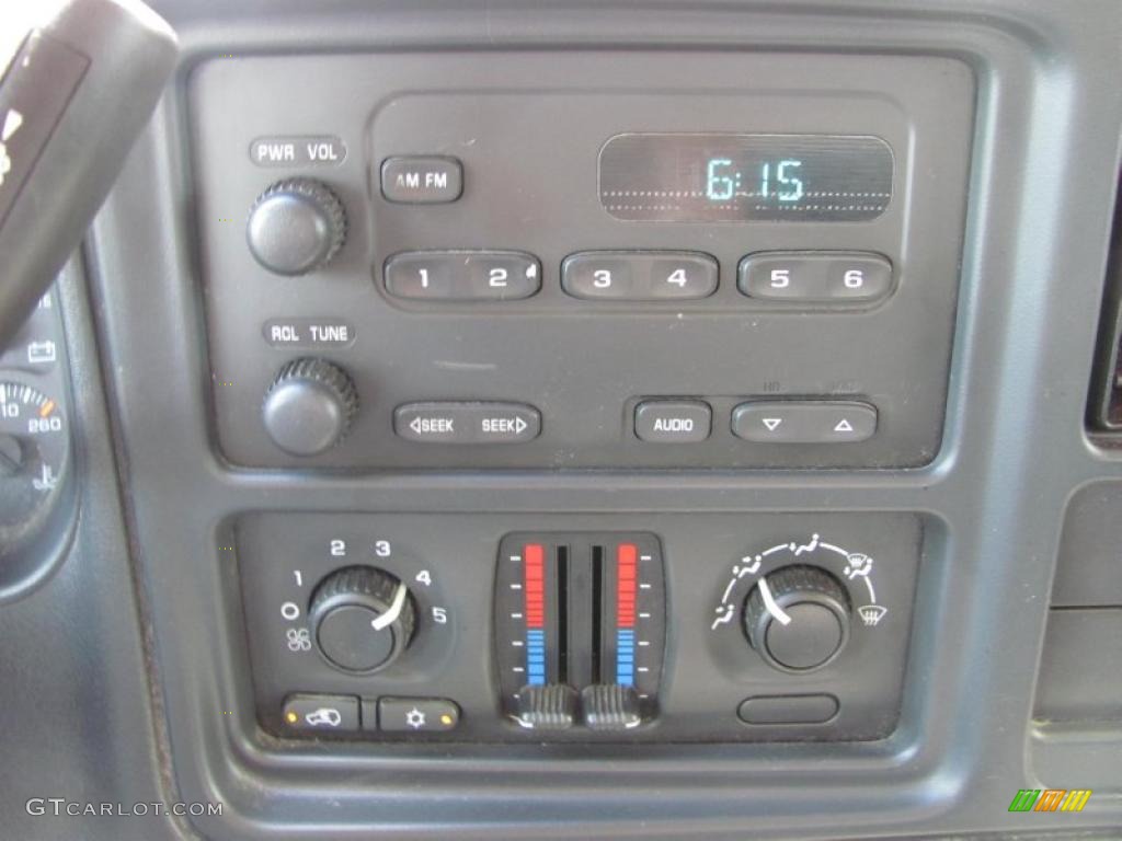 2003 Chevrolet Silverado 1500 Extended Cab Controls Photo #48640605