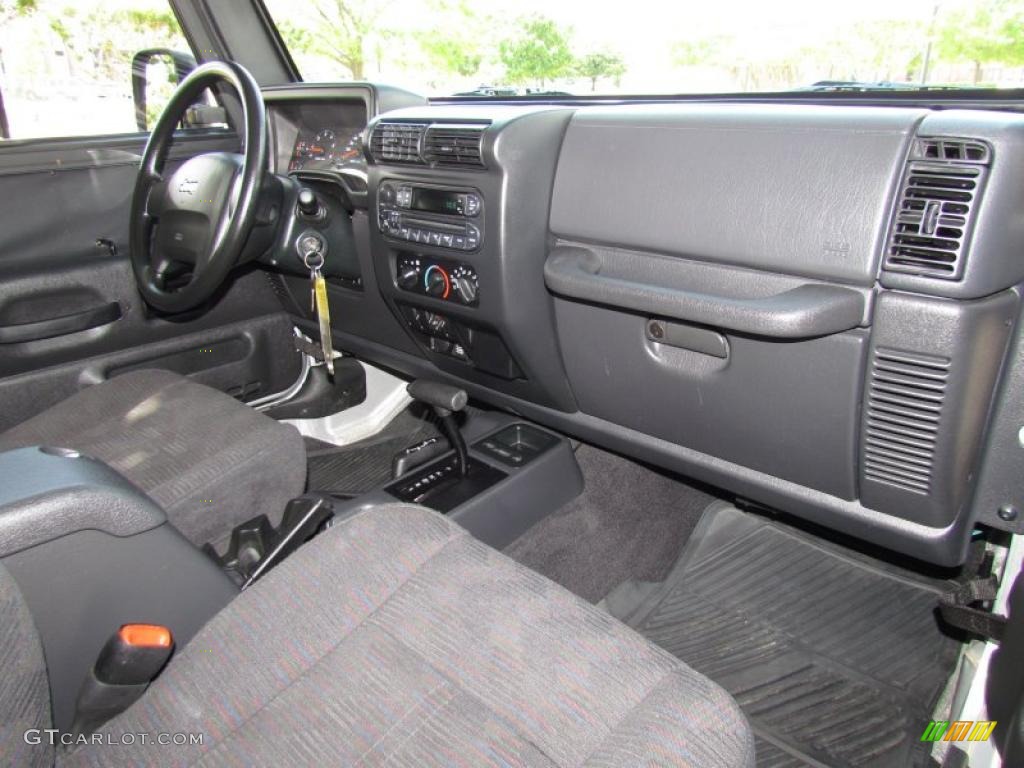 2004 Wrangler X 4x4 - Bright Silver Metallic / Dark Slate Gray photo #15
