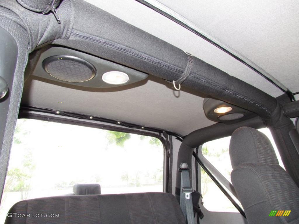 2004 Wrangler X 4x4 - Bright Silver Metallic / Dark Slate Gray photo #18