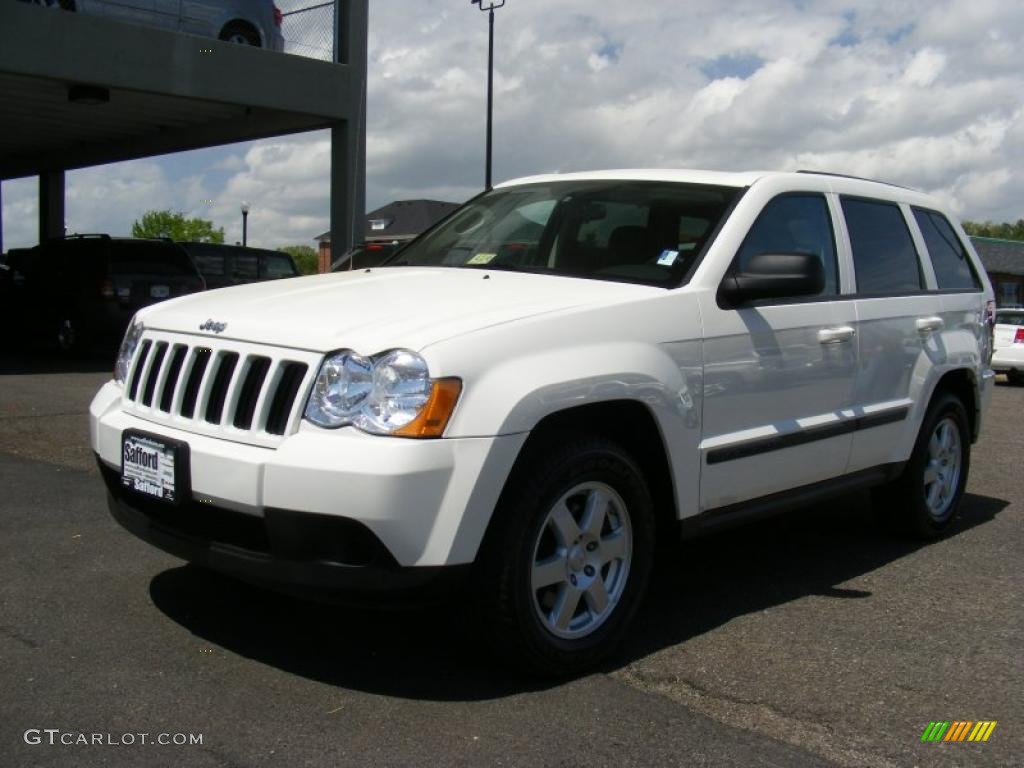 2008 Grand Cherokee Laredo 4x4 - Stone White / Dark Slate Gray/Light Graystone photo #1