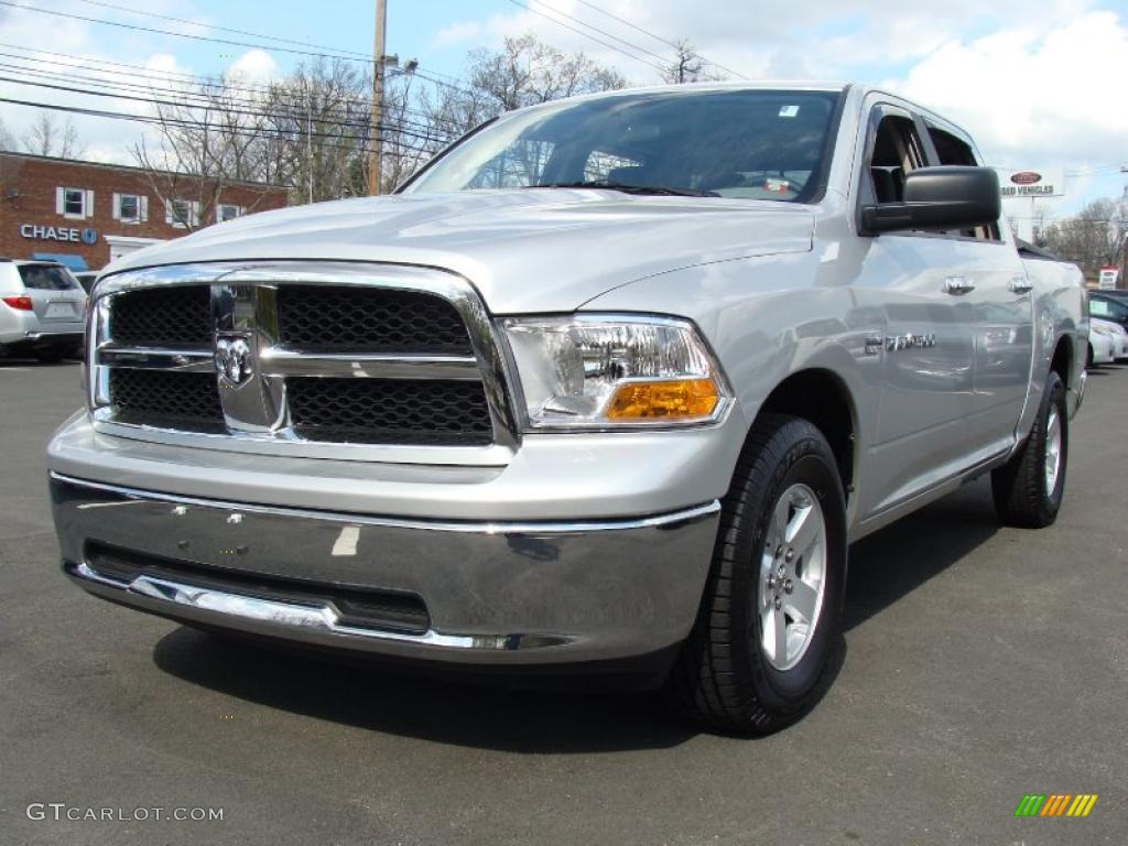 2011 Ram 1500 SLT Crew Cab 4x4 - Bright Silver Metallic / Dark Slate Gray/Medium Graystone photo #1