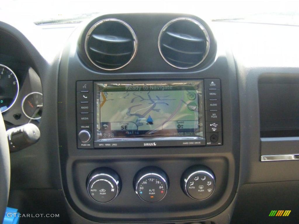 2011 Jeep Compass 2.4 Limited 4x4 Navigation Photos