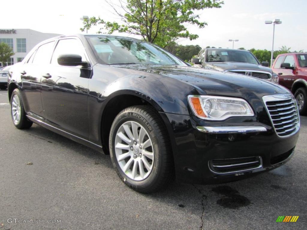Blackberry Pearl 2011 Chrysler 300 Standard 300 Model Exterior Photo #48647620