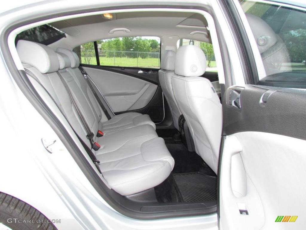 Classic Grey Interior 2006 Volkswagen Passat 3.6 Sedan Photo #48647683
