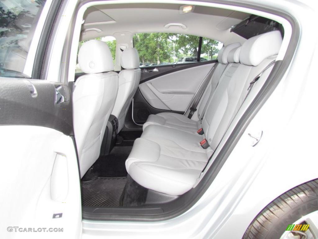 Classic Grey Interior 2006 Volkswagen Passat 3.6 Sedan Photo #48647692