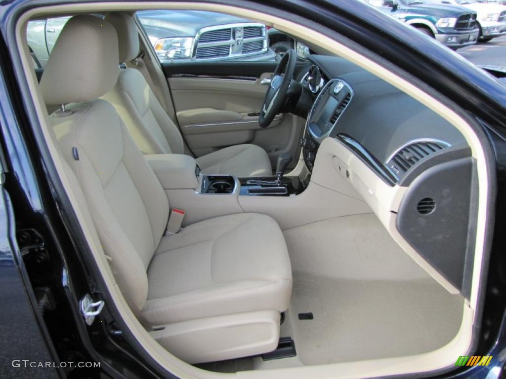 Black/Light Frost Beige Interior 2011 Chrysler 300 Standard 300 Model Photo #48647704