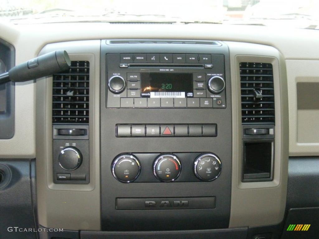 2011 Ram 1500 ST Quad Cab 4x4 - Bright Silver Metallic / Dark Slate Gray/Medium Graystone photo #9