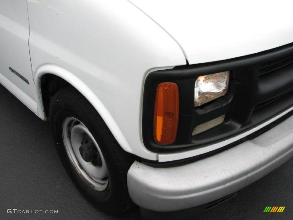 2001 Express 2500 Commercial Van - White / Medium Gray photo #2