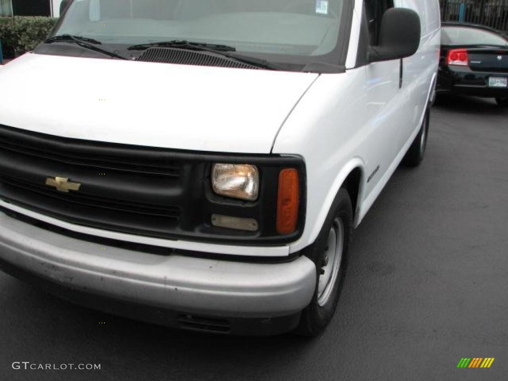 2001 Express 2500 Commercial Van - White / Medium Gray photo #4