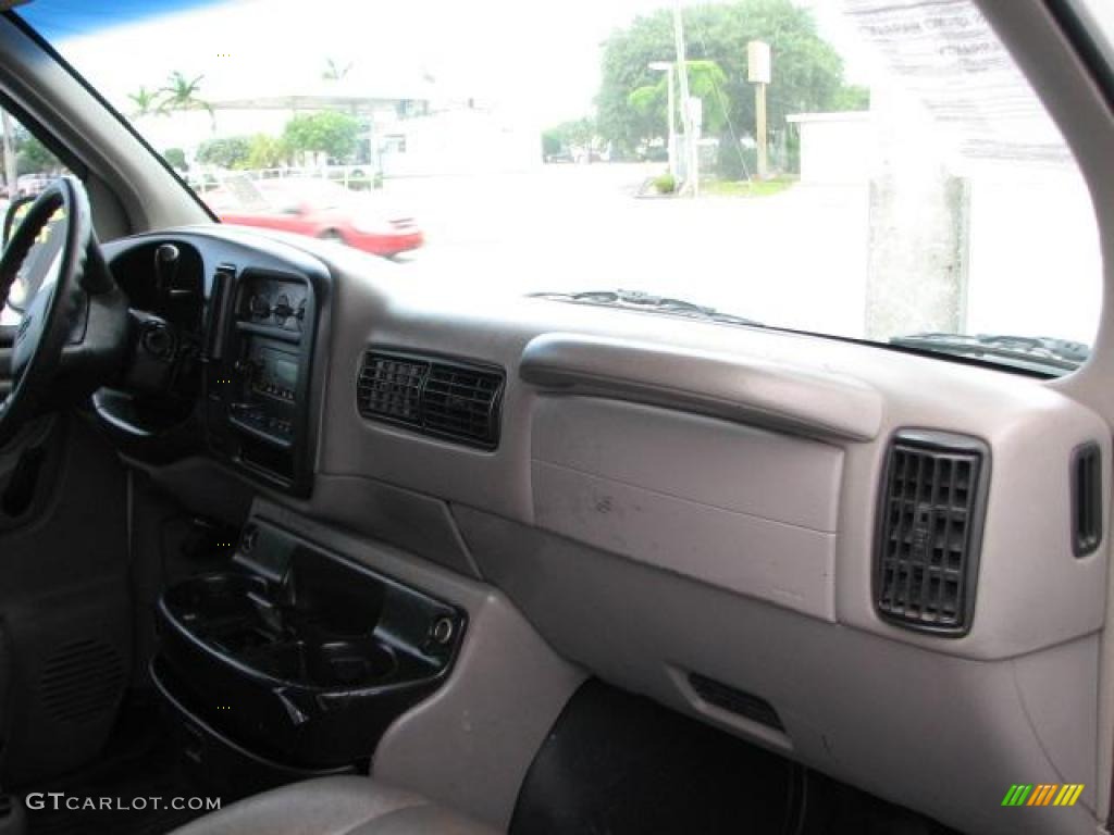 2001 Express 2500 Commercial Van - White / Medium Gray photo #13