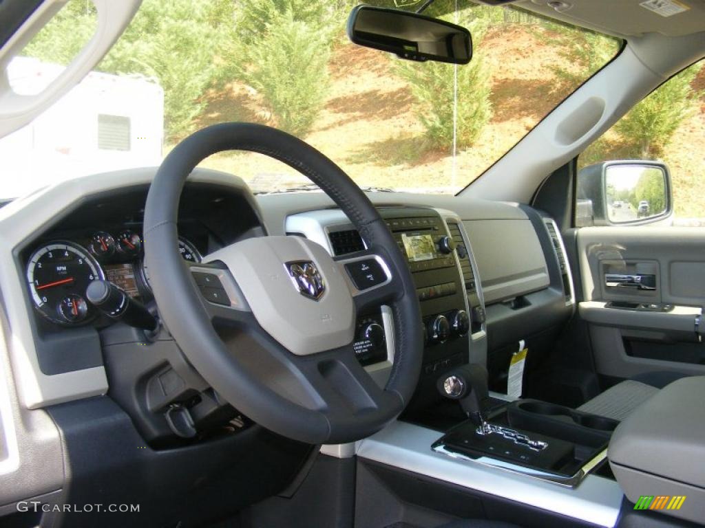 2011 Ram 1500 Big Horn Quad Cab 4x4 - Bright White / Dark Slate Gray/Medium Graystone photo #5