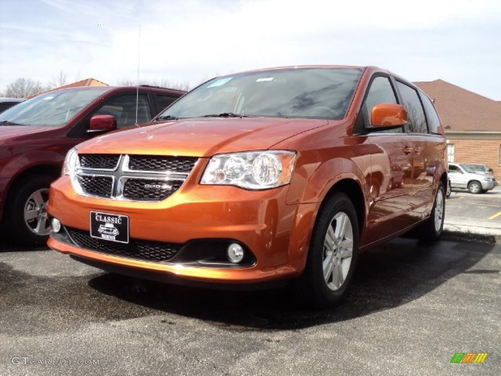 2011 Grand Caravan Crew - Mango Tango Pearl / Black/Light Graystone photo #1