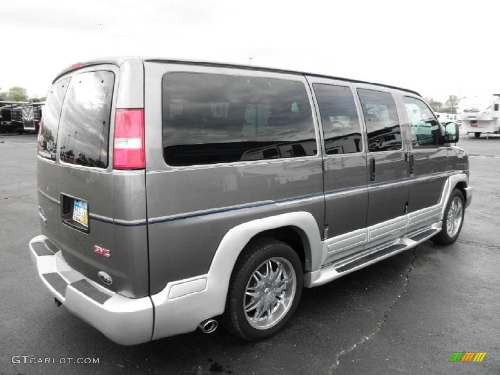 2010 Savana Van LT 1500 Passenger Conversion - Steel Gray Metallic / Medium Pewter photo #25