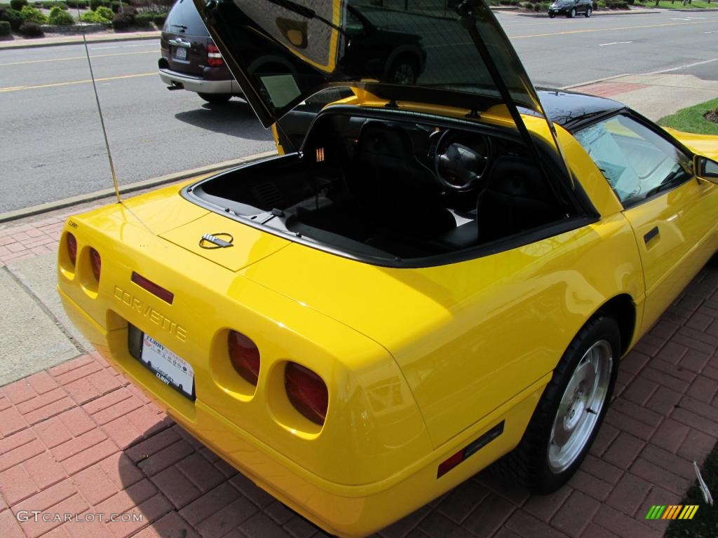 1994 Corvette Coupe - Competition Yellow / Black photo #25
