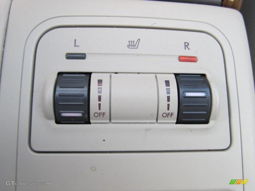 2007 Subaru Legacy 2.5i Limited Sedan Controls Photos