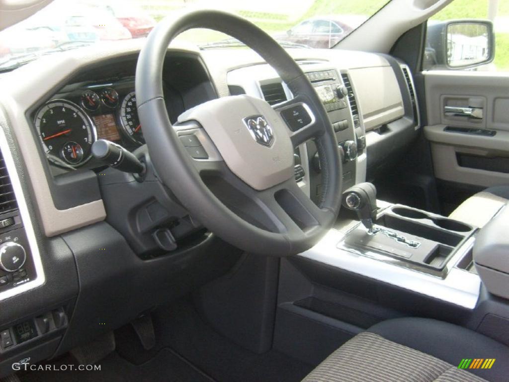 2011 Ram 1500 Big Horn Quad Cab 4x4 - Deep Water Blue Pearl / Dark Slate Gray/Medium Graystone photo #10