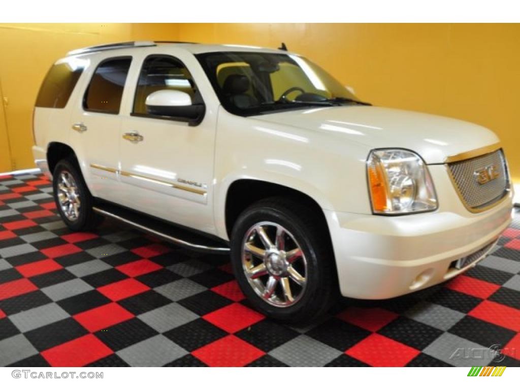 2009 Yukon Denali AWD - White Diamond Tricoat / Ebony photo #1