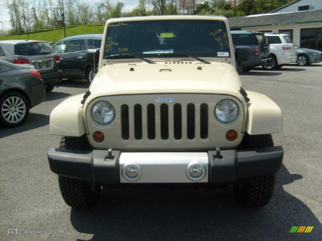 2011 Wrangler Sahara 4x4 - Sahara Tan / Black photo #2