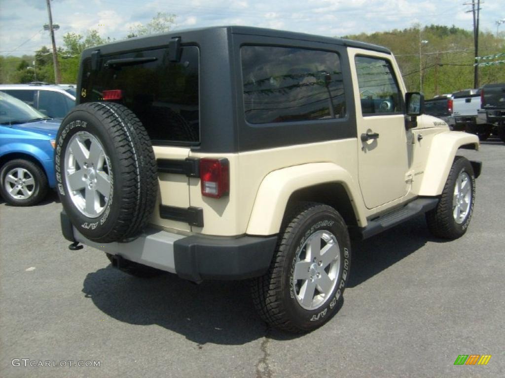 2011 Wrangler Sahara 4x4 - Sahara Tan / Black photo #7