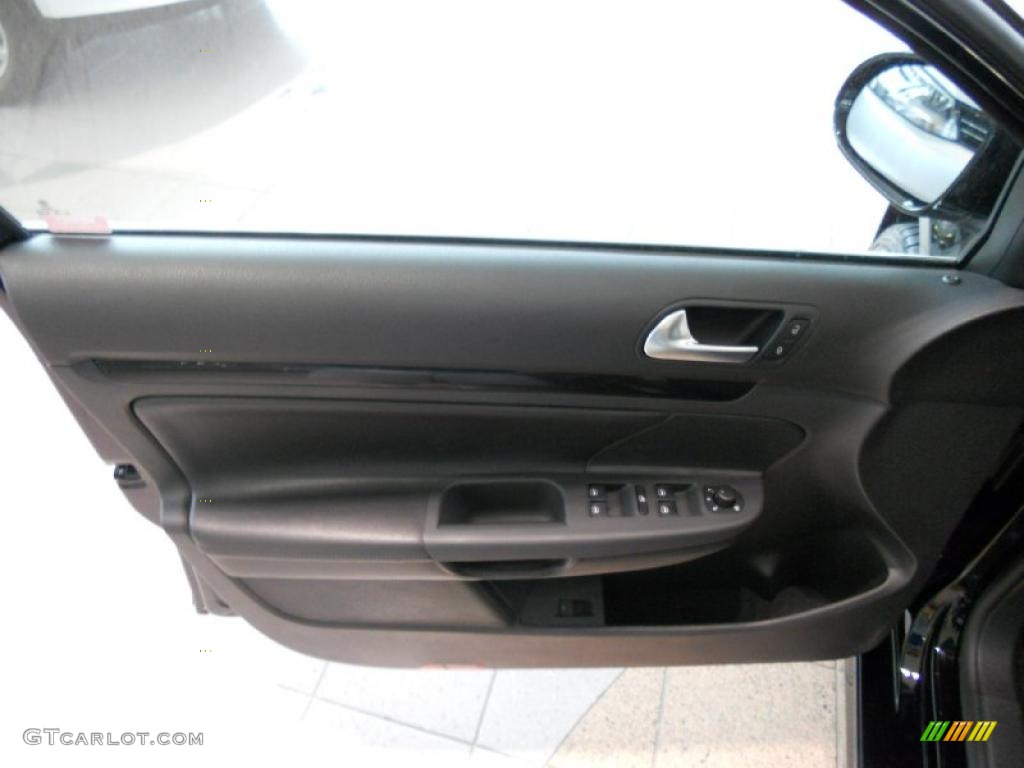 2011 Volkswagen Jetta TDI SportWagen Titan Black Door Panel Photo #48661114