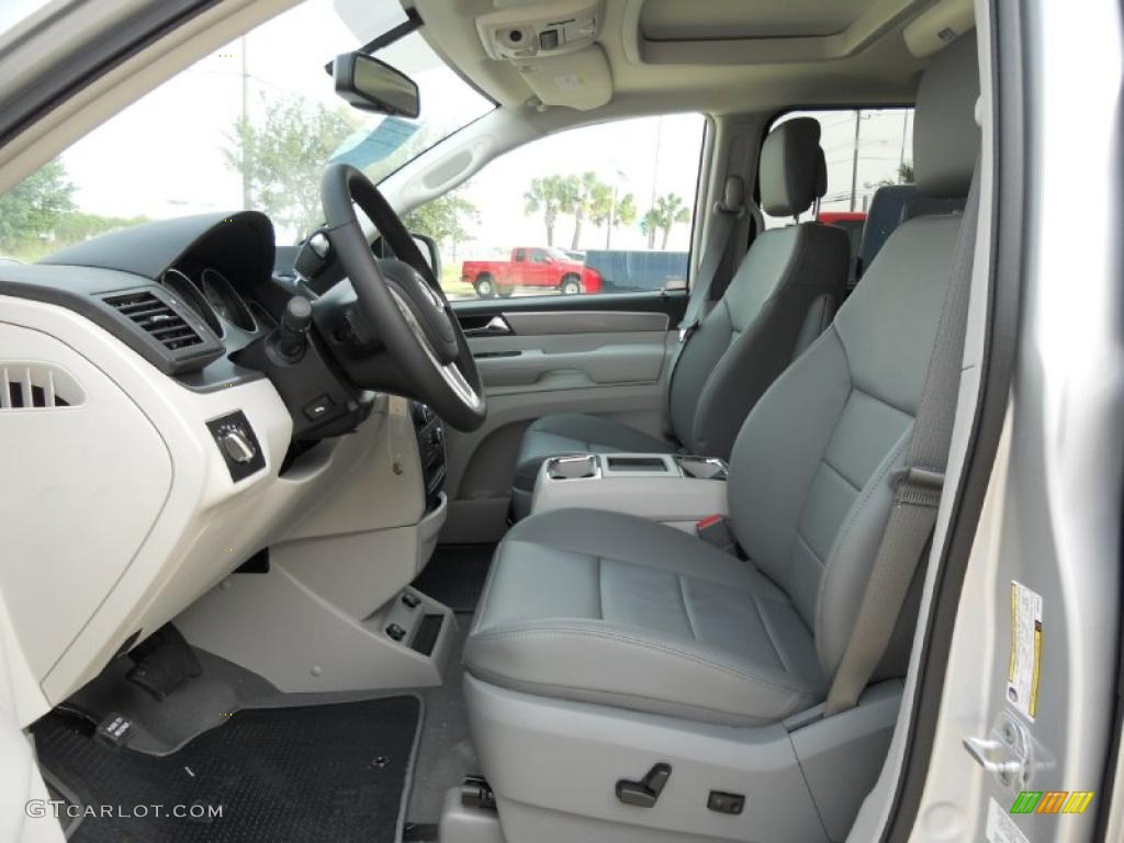 Aero Gray Interior 2011 Volkswagen Routan SEL Photo #48661517