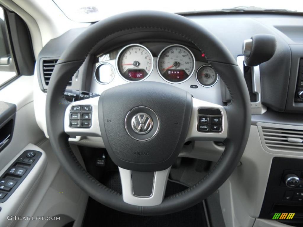 2011 Volkswagen Routan SEL Aero Gray Steering Wheel Photo #48661567