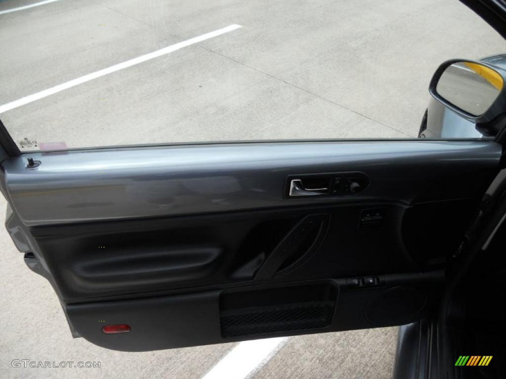 2008 Volkswagen New Beetle S Coupe Black Door Panel Photo #48662110