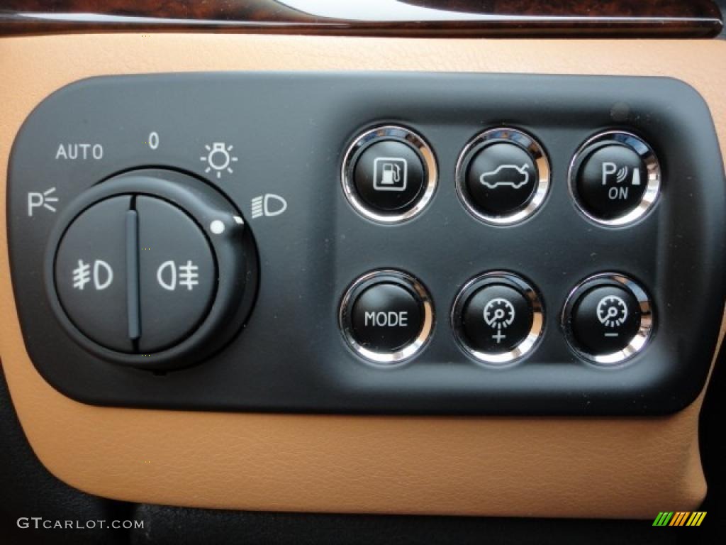 2011 Maserati GranTurismo S Automatic Controls Photo #48667035