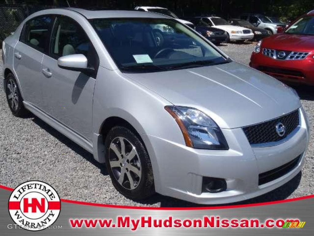 2011 Sentra 2.0 SR - Brilliant Silver Metallic / Charcoal photo #1