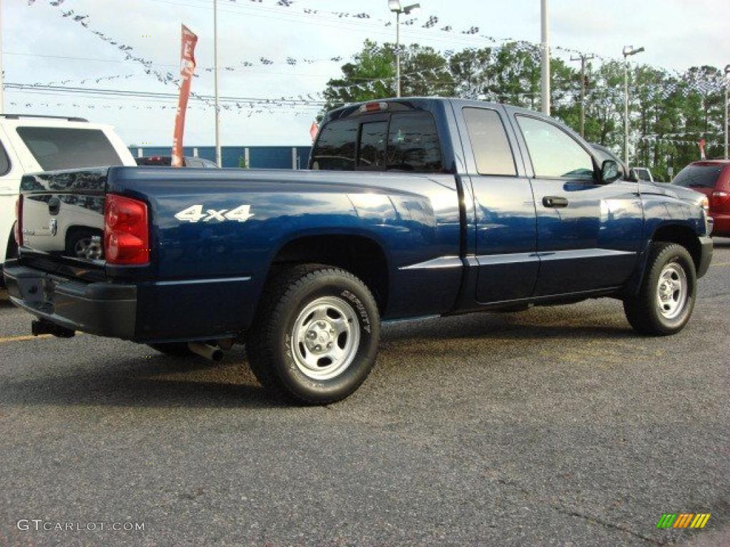 Patriot Blue Pearl 2005 Dodge Dakota ST Club Cab 4x4 Exterior Photo #48672189