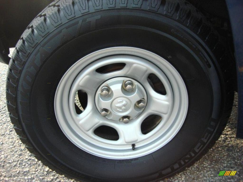 2005 Dodge Dakota ST Club Cab 4x4 Wheel Photo #48672354