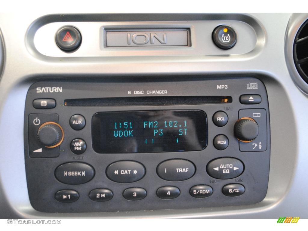 2004 Saturn ION 3 Quad Coupe Controls Photo #48672742