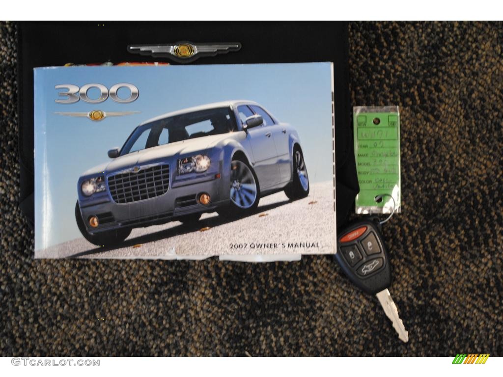 2007 Chrysler 300 Touring AWD Books/Manuals Photo #48674040