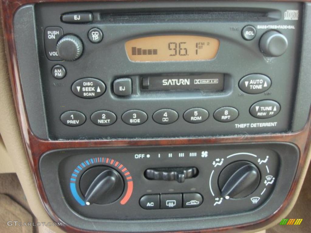 2002 Saturn L Series LW300 Wagon Controls Photo #48677050