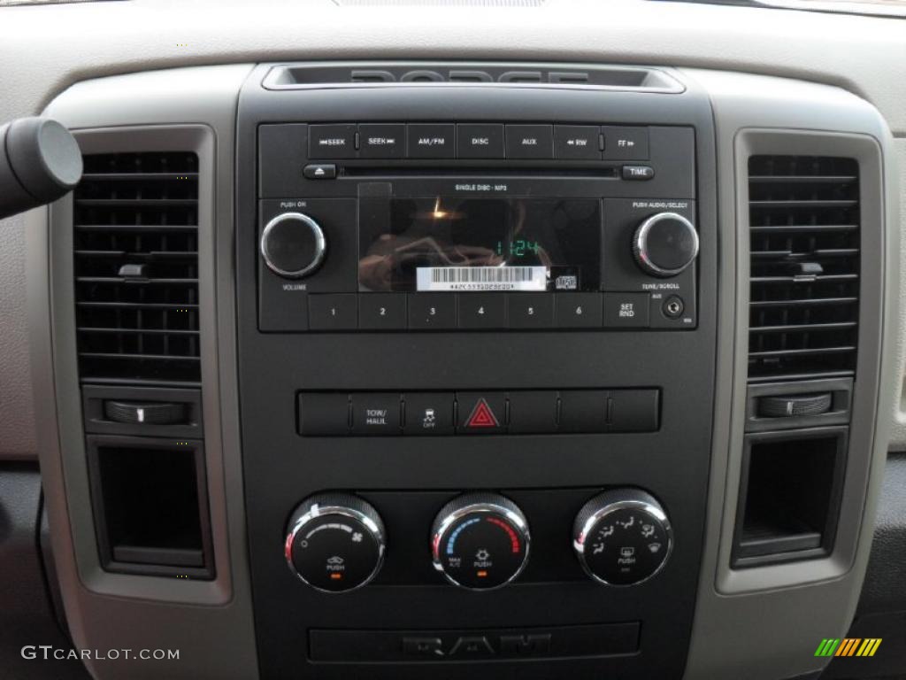 2011 Ram 1500 ST Quad Cab - Hunter Green Pearl / Dark Slate Gray/Medium Graystone photo #10