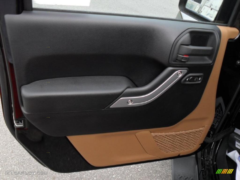 2011 Wrangler Sahara 4x4 - Black / Black/Dark Saddle photo #8