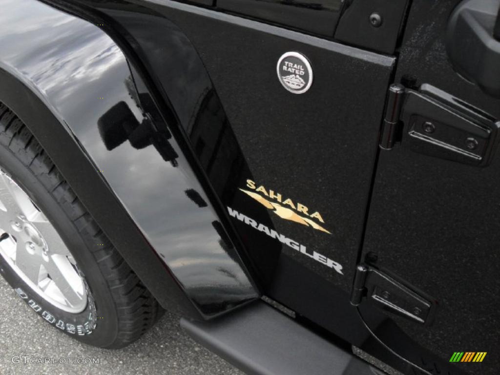 2011 Wrangler Sahara 4x4 - Black / Black/Dark Saddle photo #24