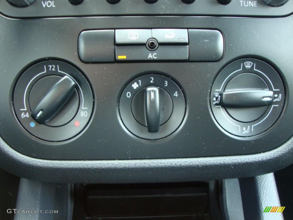 2008 Volkswagen GTI 2 Door Controls Photo #48678682