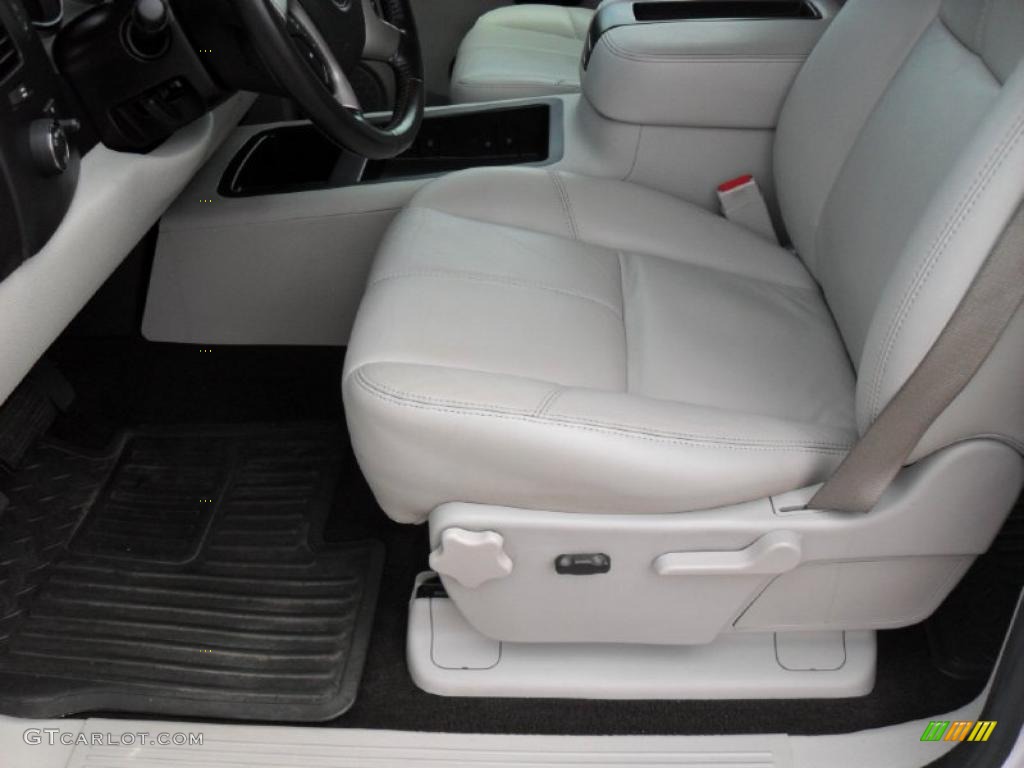 Light Titanium/Ebony Black Interior 2007 Chevrolet Silverado 1500 LT Crew Cab 4x4 Photo #48679841