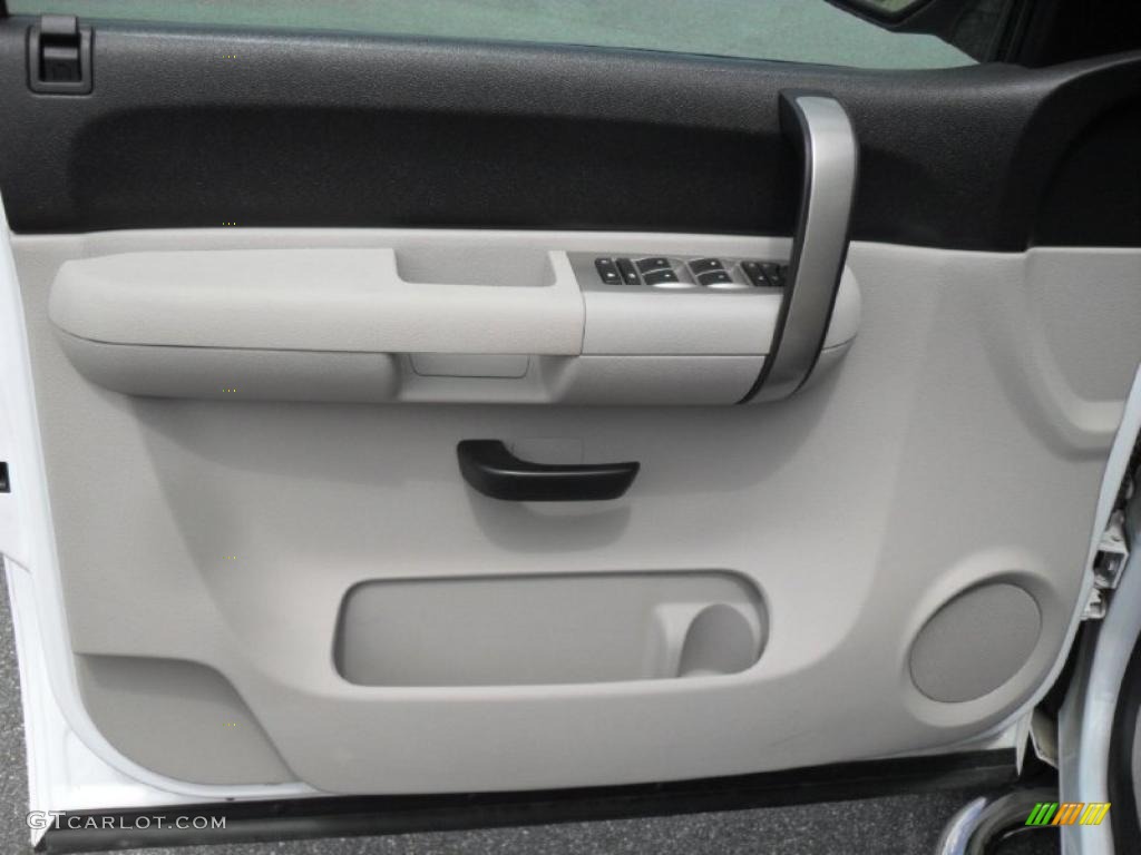 2007 Chevrolet Silverado 1500 LT Crew Cab 4x4 Light Titanium/Ebony Black Door Panel Photo #48679856
