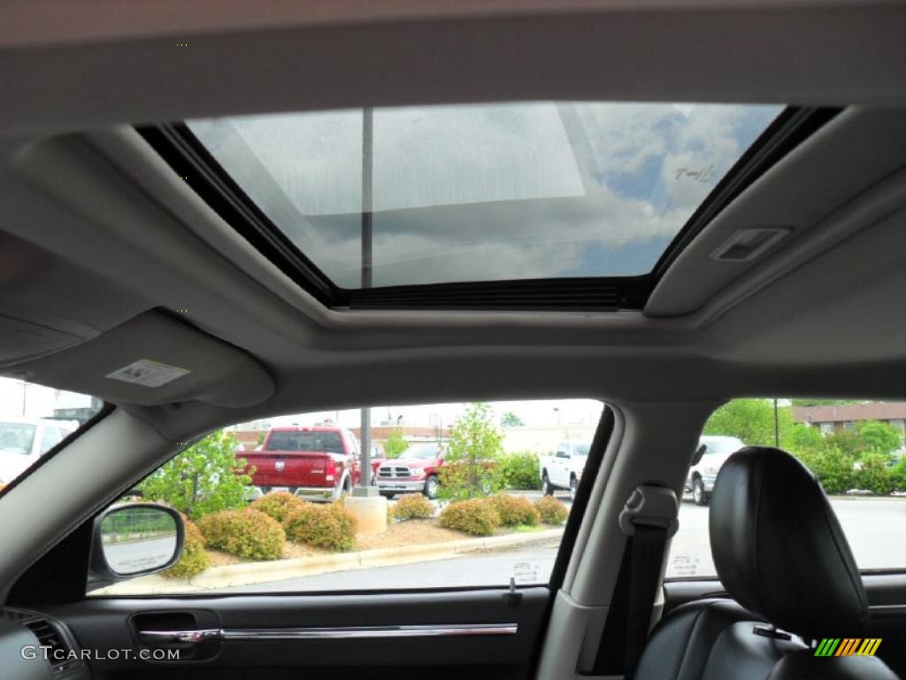 2006 Chrysler 300 C SRT8 Sunroof Photo #48680582
