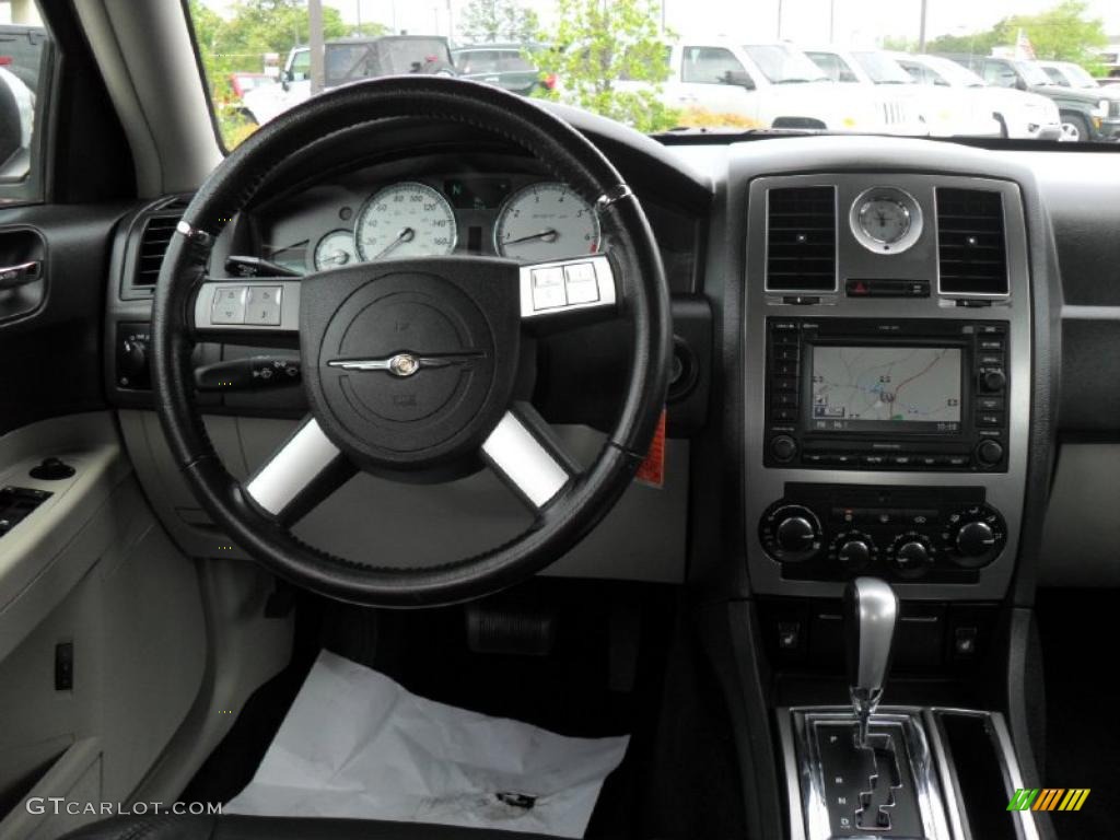 2006 Chrysler 300 C SRT8 Dark Slate Gray/Light Graystone Dashboard Photo #48680705