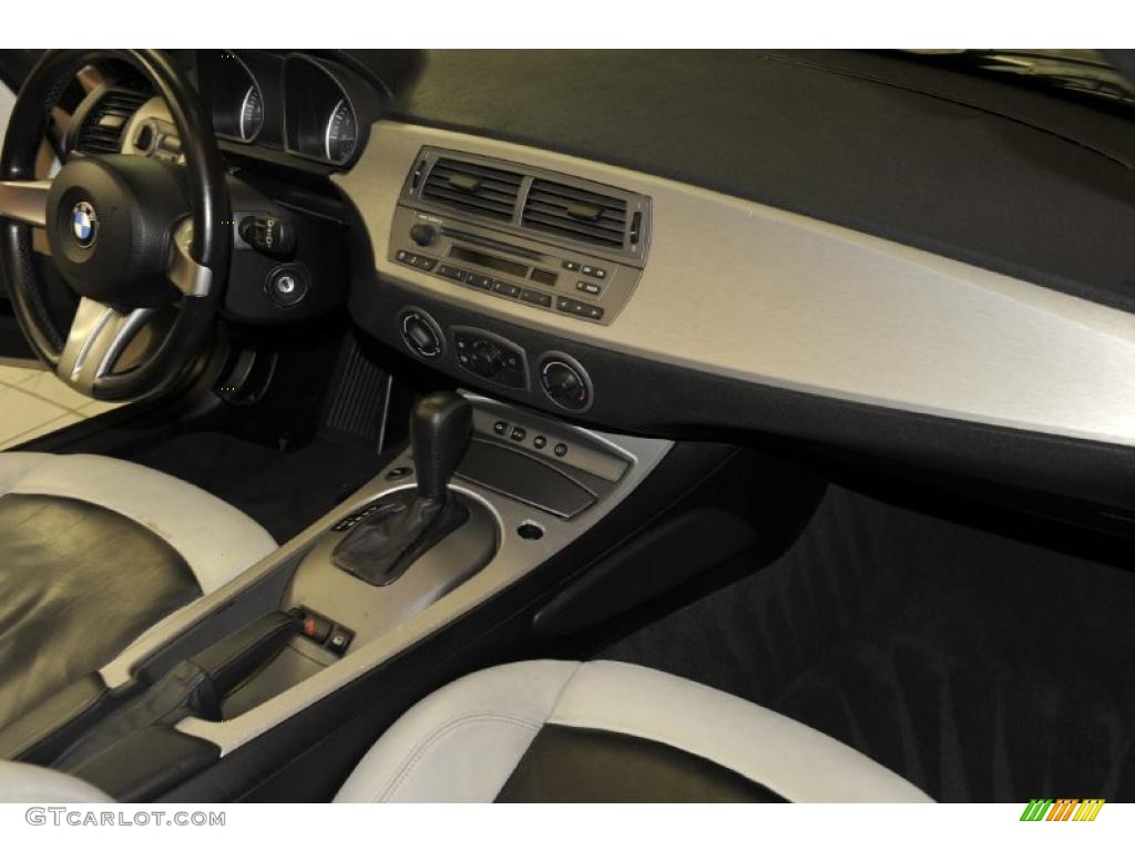 2003 Z4 2.5i Roadster - Titanium Silver Metallic / Pearl Grey photo #33