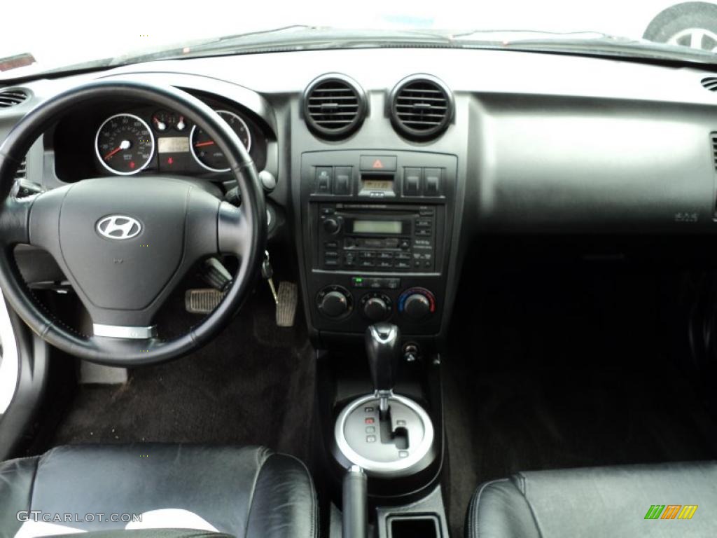 2003 Hyundai Tiburon GT V6 Black Dashboard Photo #48685220